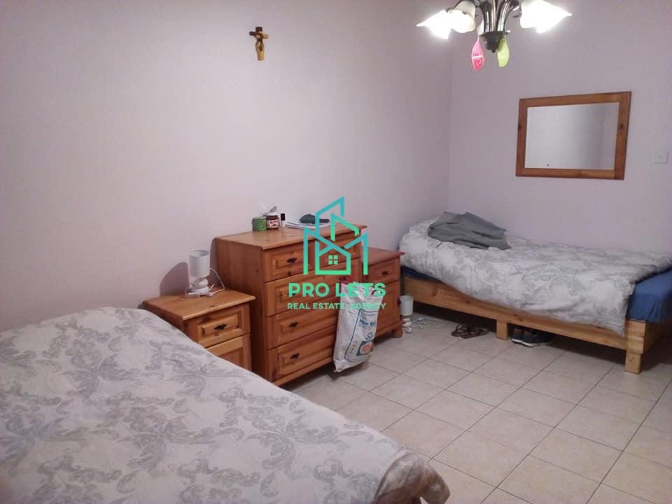 Qormi &#8211; Room &#8211; 33687